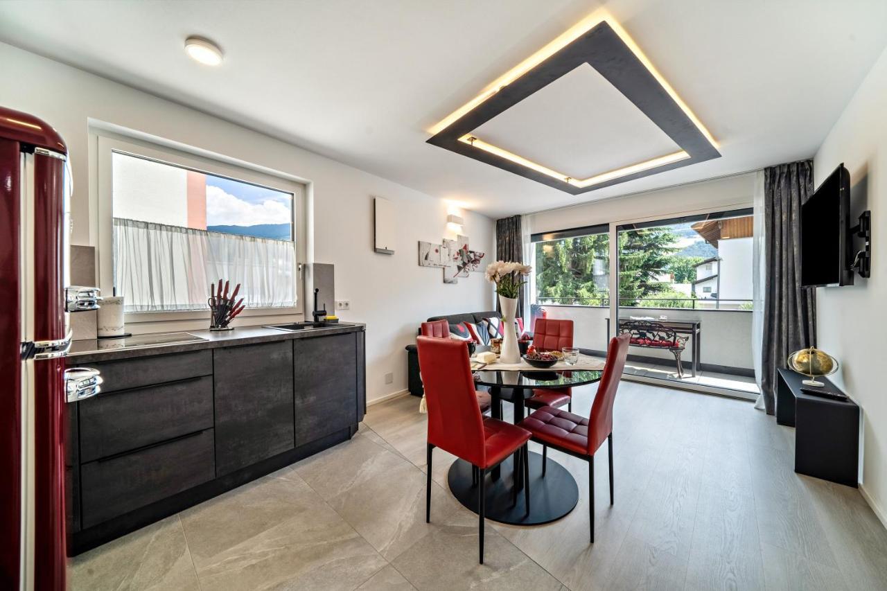 Apartment Il Cuore Rosso Naturns Zewnętrze zdjęcie